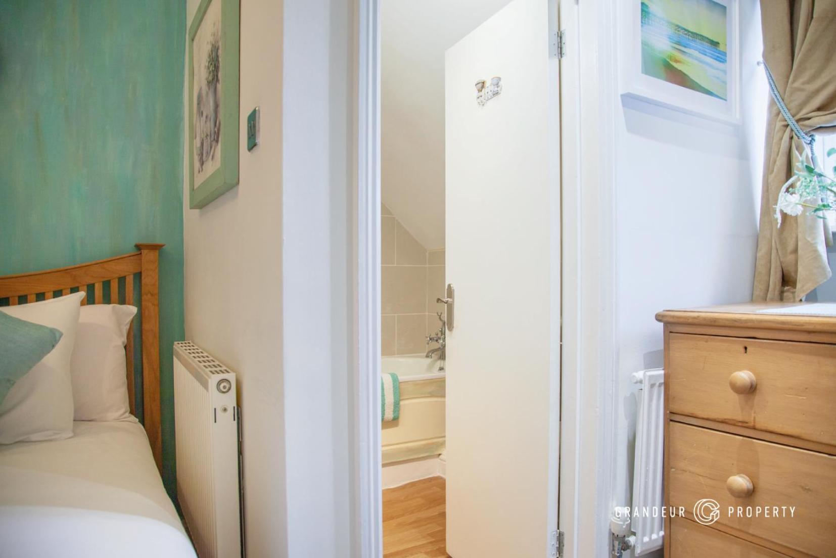 Sky View Suite By Grandeur Property Bournemouth Bagian luar foto